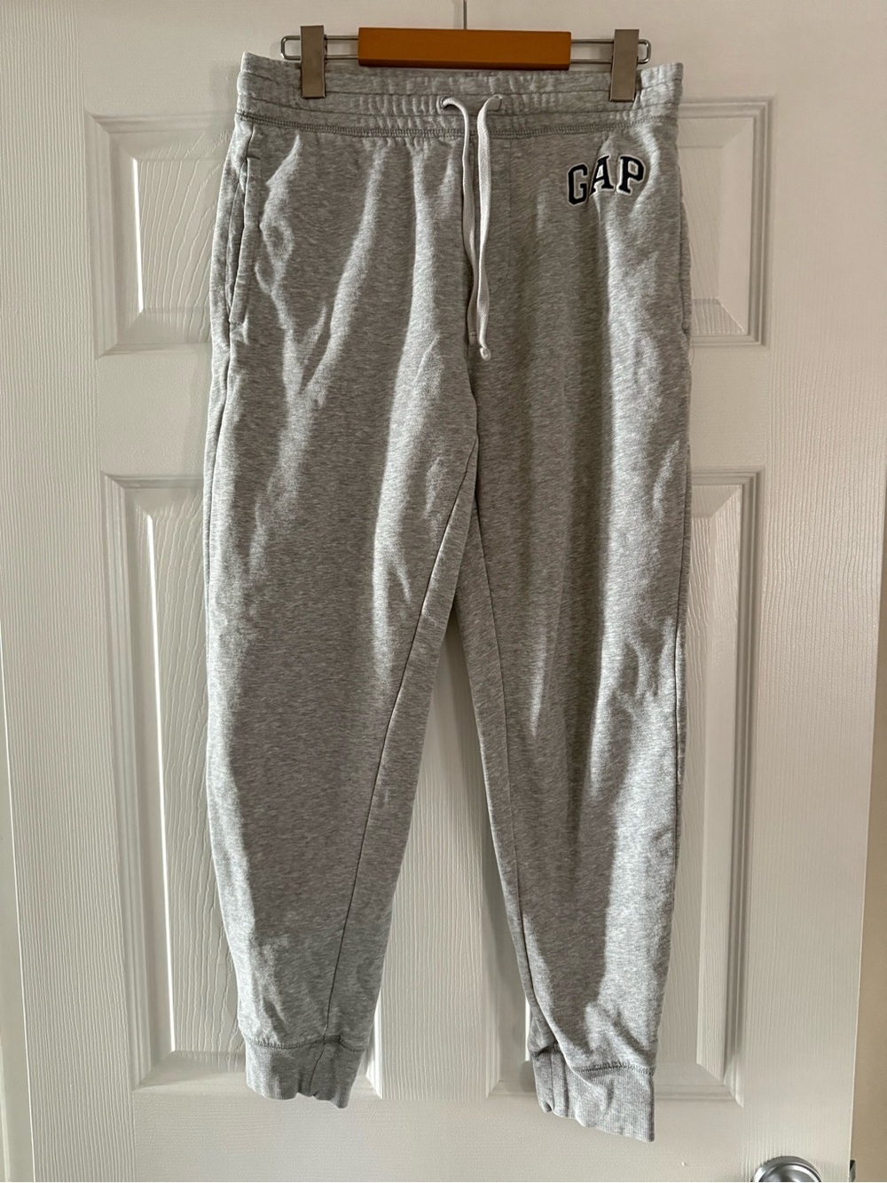 42. GAP Women’s Light Gray Drawstring Jogger Sweatpants Small